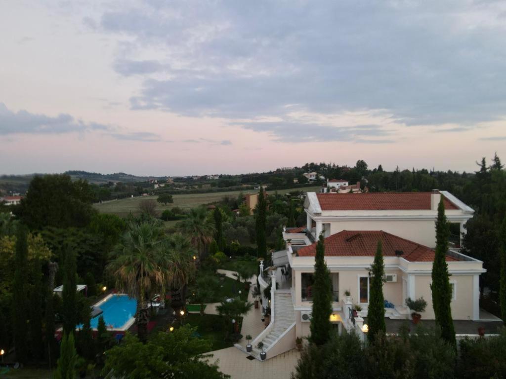 Villa Elena Peraía Esterno foto